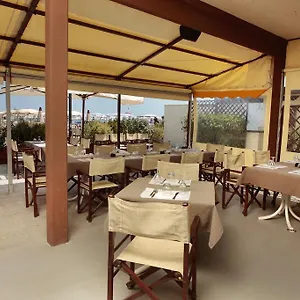 Globus Hotel